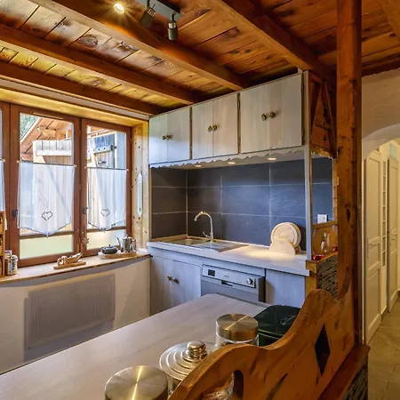 Maisonnette Argentee Near Grands Montets: Garden + Mont Blanc - Happy *