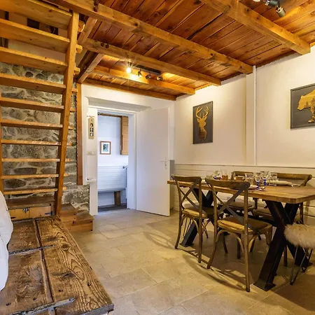 Maisonnette Argentee Near Grands Montets: Garden + Mont Blanc - Happy * Chamonix