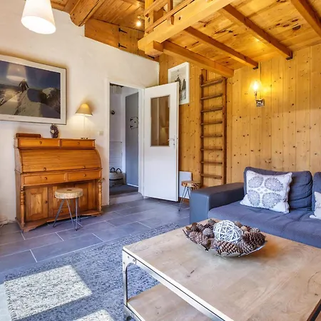 Maisonnette Argentee Near Grands Montets: Garden + Mont Blanc - Happy